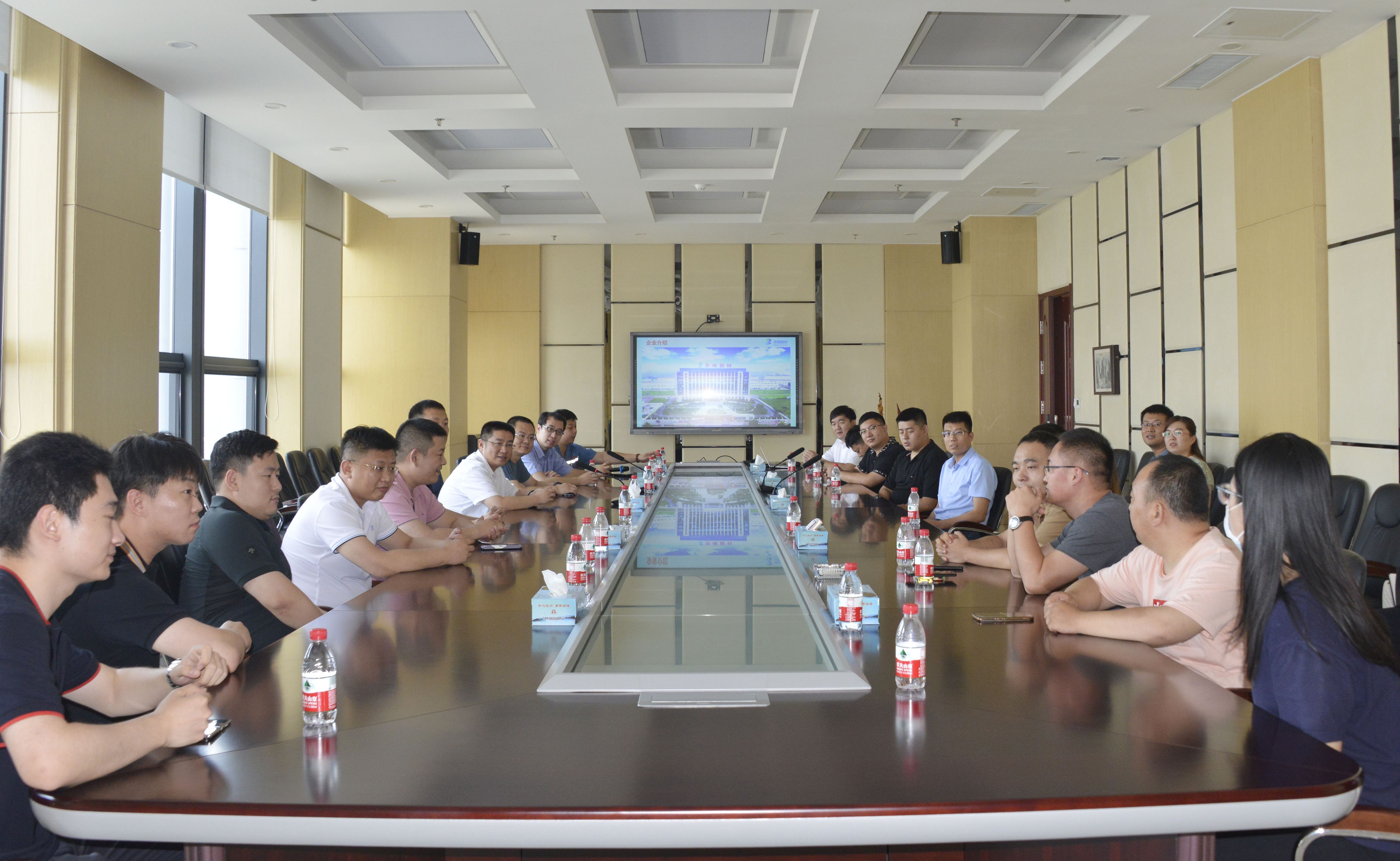 临淄区青年企业家代表到齐峰参观学习